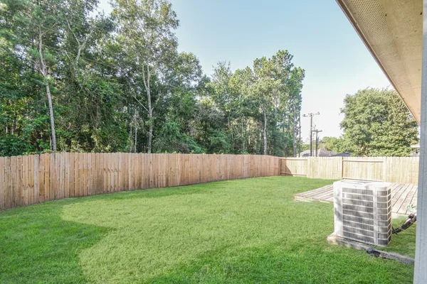 $1,600 | 5500 North Buffalo Circle, Willis, TX 77378