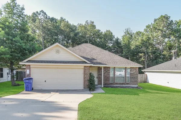 $1,600 | 5500 North Buffalo Circle, Willis, TX 77378