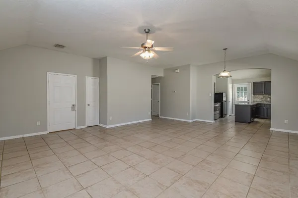 $1,600 | 5500 North Buffalo Circle, Willis, TX 77378