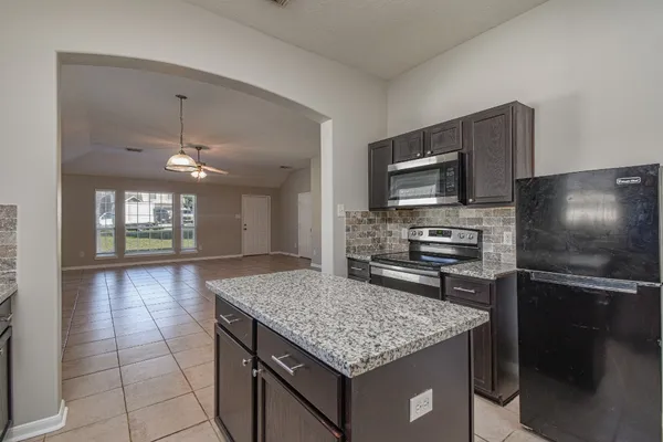 $1,600 | 5500 North Buffalo Circle, Willis, TX 77378