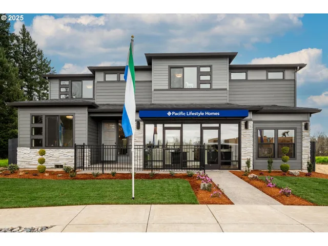 a house view with a outdoor space