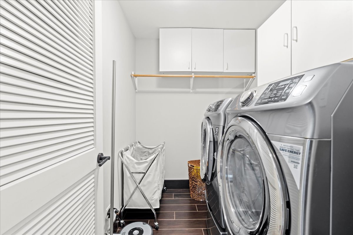 8025 Barrymore Drive Darien, IL 60561 - Photo 26 of 31 a view of small space with washer and dryer