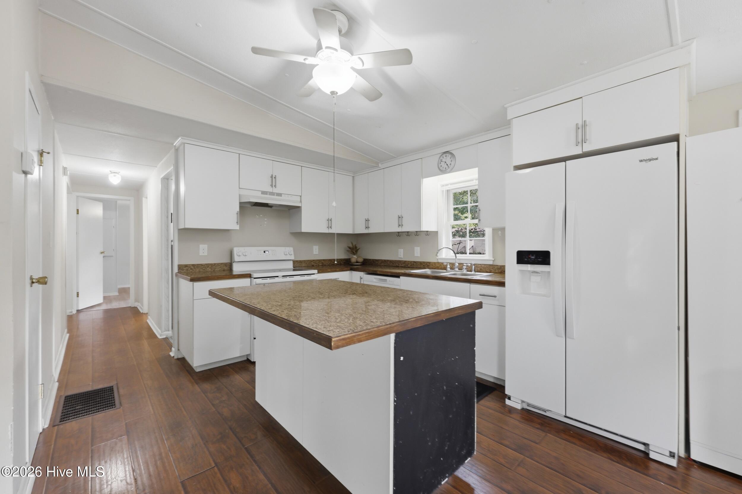 218 Comanche Trail Edenton, NC 27932 - Photo 9 of 34