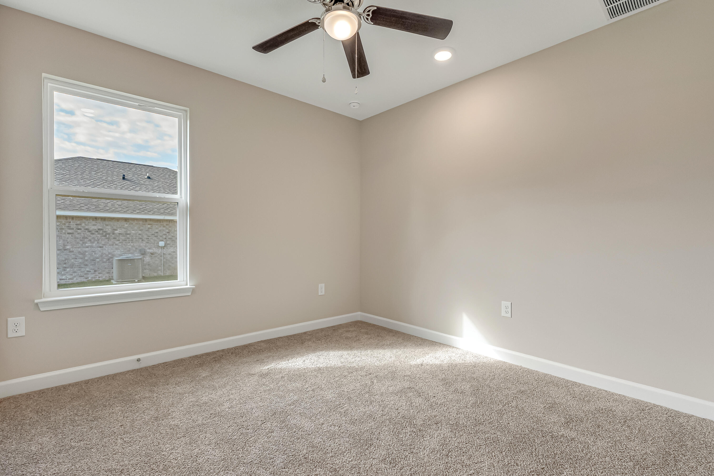 6012 Oak Hill Road Crestview, FL 32536 - Photo 23 of 31 6012 oak hollow-31