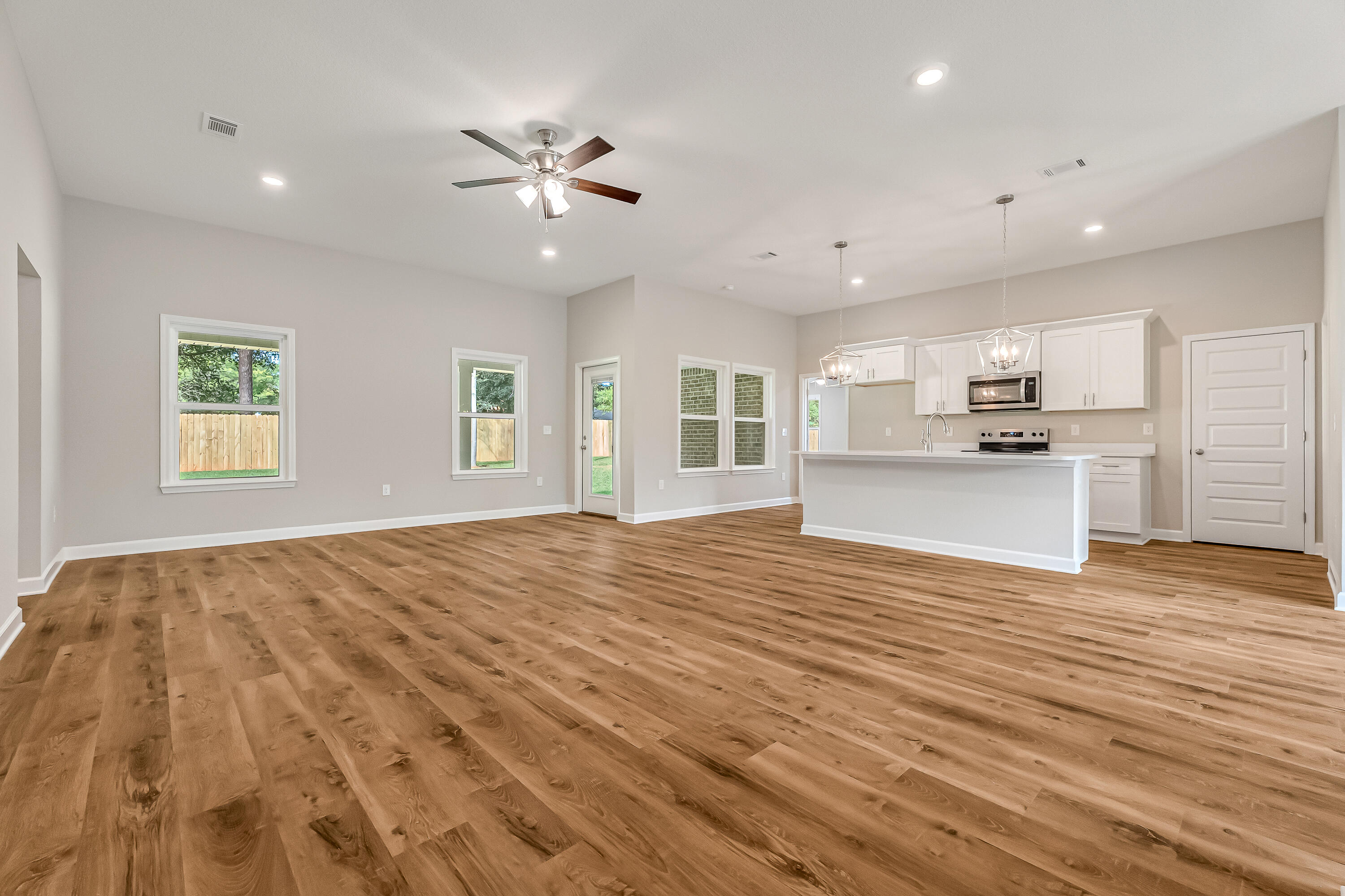 6012 Oak Hill Road Crestview, FL 32536 - Photo 4 of 31 6012 oak hollow-47