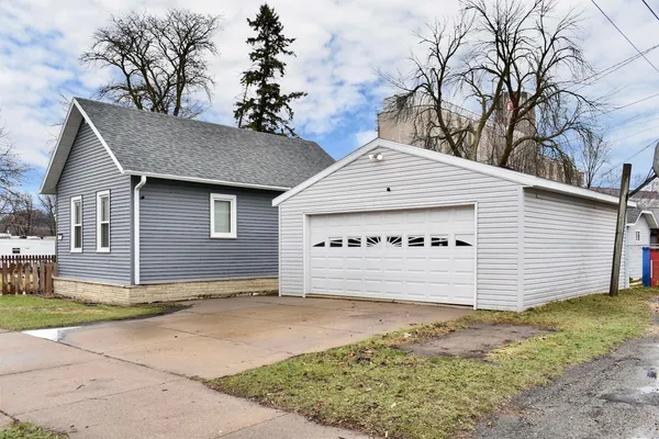 $174,000 | 162 Sioux Street, Winona, MN 55987