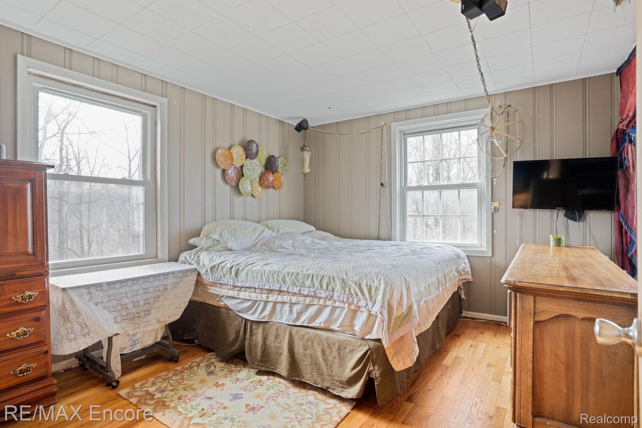 13450 Rattalee Lake Road Davisburg, MI 48350 - Photo 23 of 57 UPSTAIRS OWNER'S BEDROOM