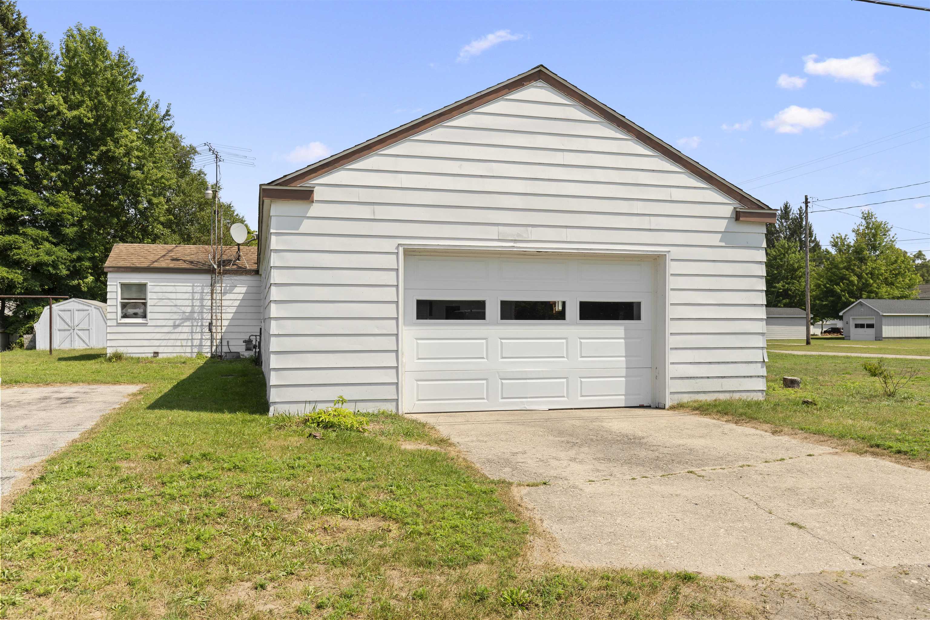 210 White Street Elberta, MI 49635 - Photo 3 of 28