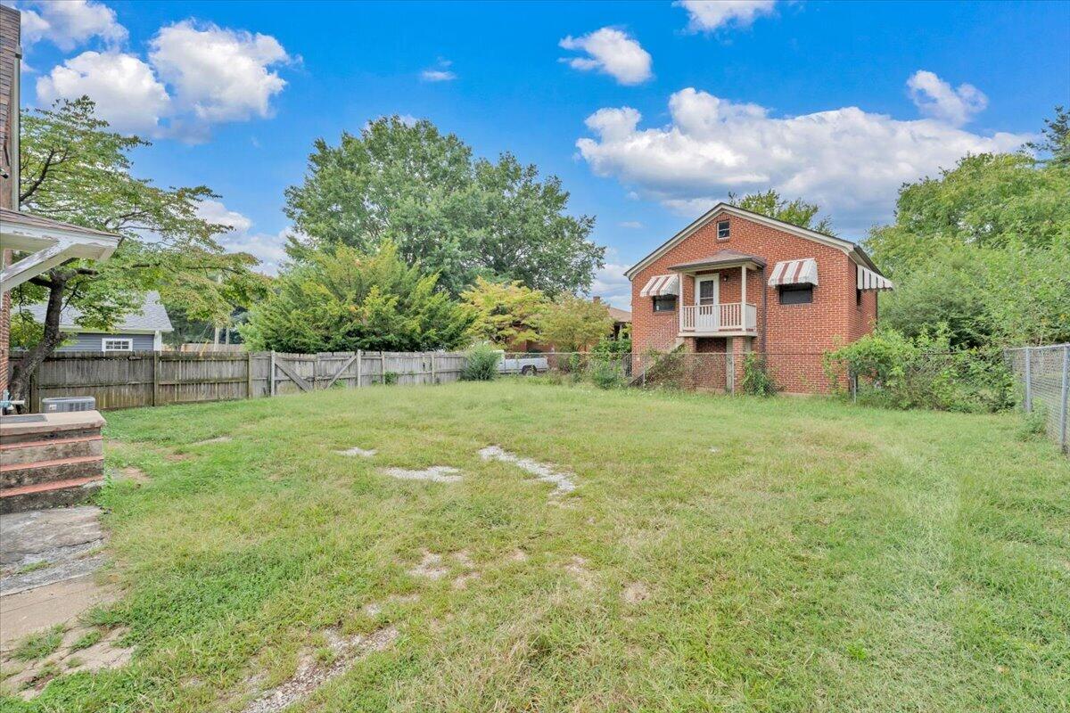 408 Liberty Road Northeast Roanoke, VA 24012 - Photo 27 of 37 27-MIB04257