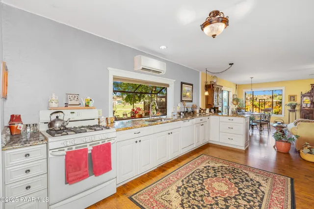 $950,000 | 12070 West Kelton Lane, Prescott, AZ 86305