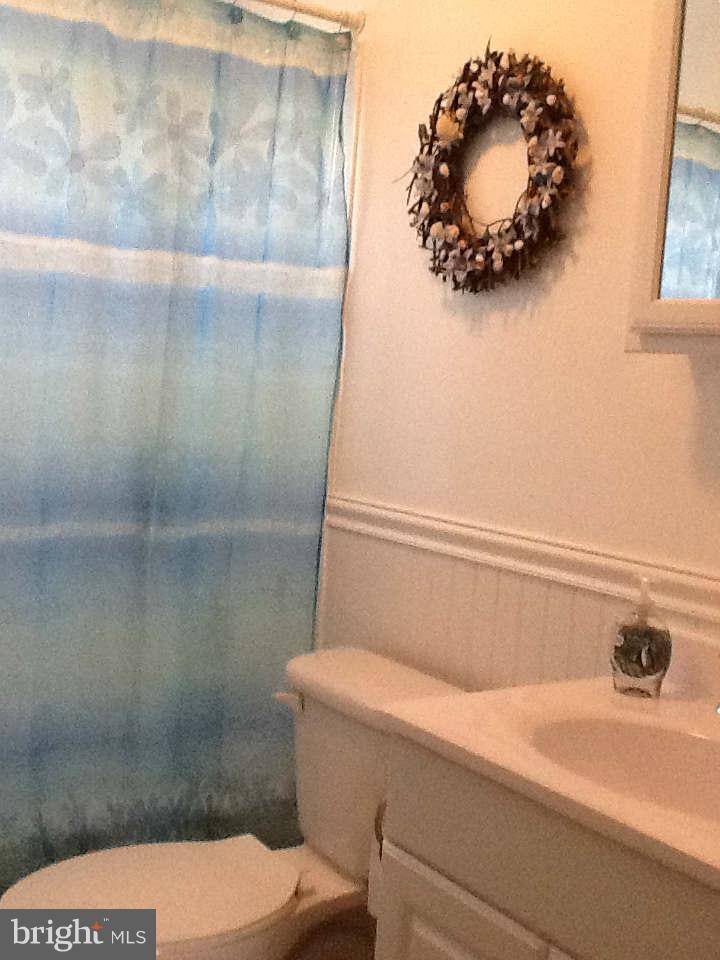 605 Southmont Road Baltimore, MD 21228 - Photo 16 of 22 Bath
