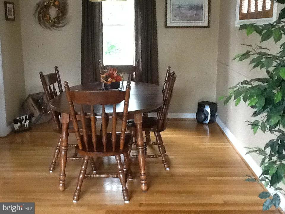 605 Southmont Road Baltimore, MD 21228 - Photo 8 of 22 Dining Room