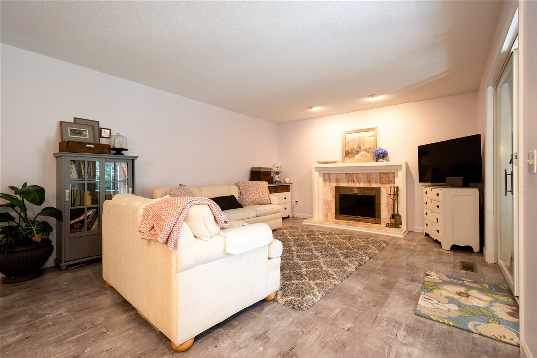 68 Table Rock Road South Kingstown, RI 02879 - Photo 5 of 25 Gallery Image 5