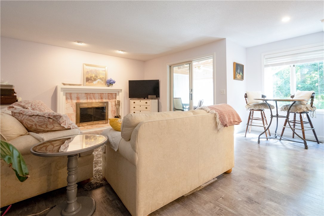 68 Table Rock Road South Kingstown, RI 02879 - Photo 6 of 25 Gallery Image 6