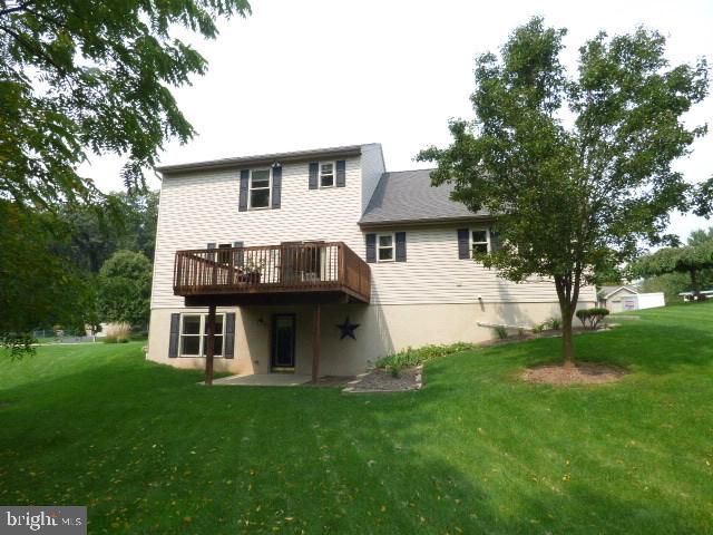 2308 Daisy Road York, PA 17402 - Photo 3 of 24