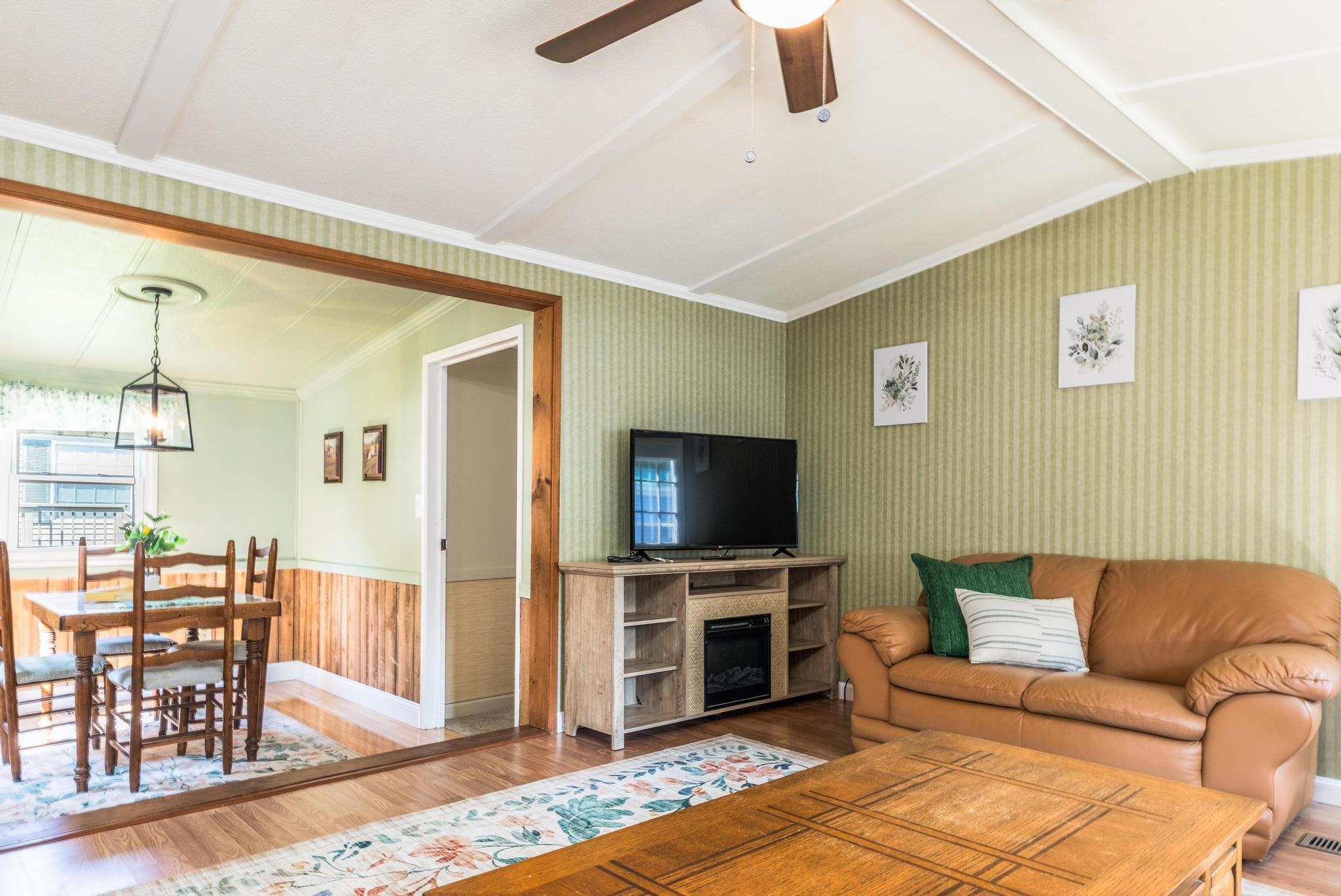 39 Hilton Avenue Exeter, NH 03833 - Photo 22 of 38