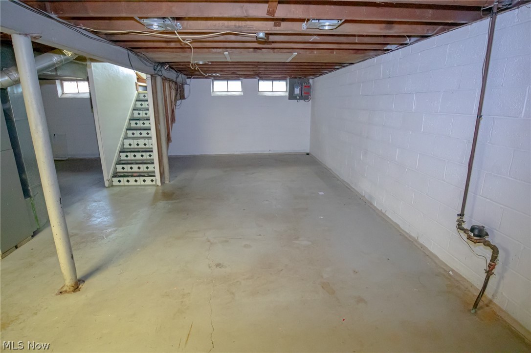 13708 Rockside Road Garfield Heights, OH 44125 - Photo 21 of 27