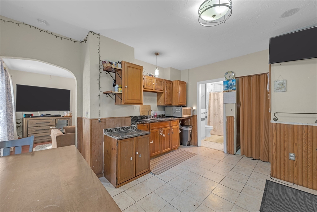 67 Rodney Street Worcester, MA 01605 - Photo 5 of 15