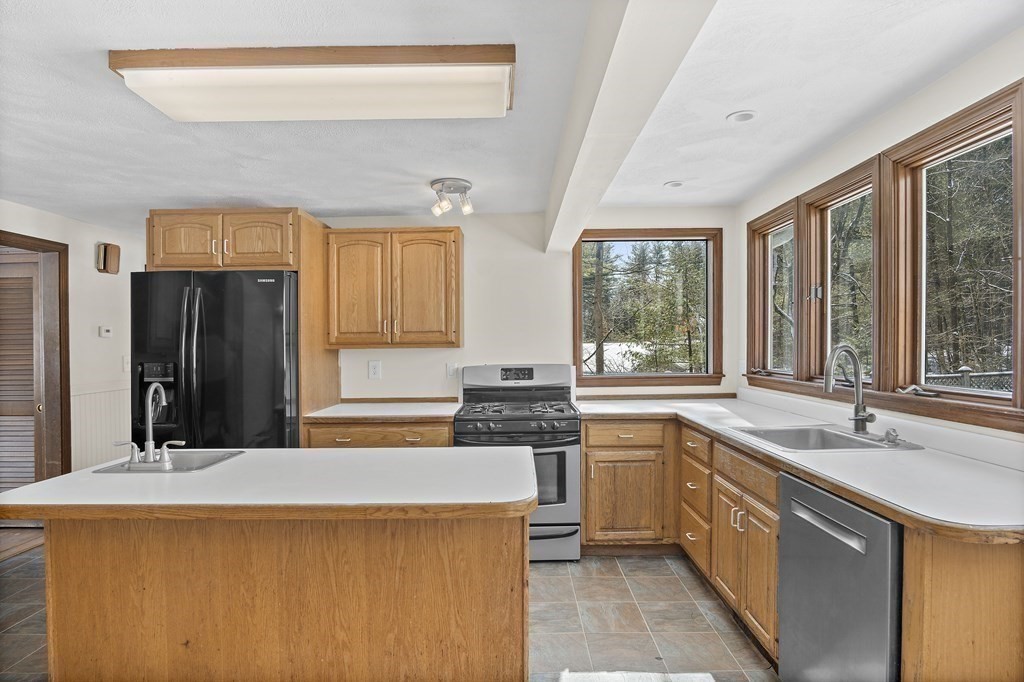 398 Liberty Square Road Boxborough, MA 01719 - Photo 11 of 41 Gallery Image 11