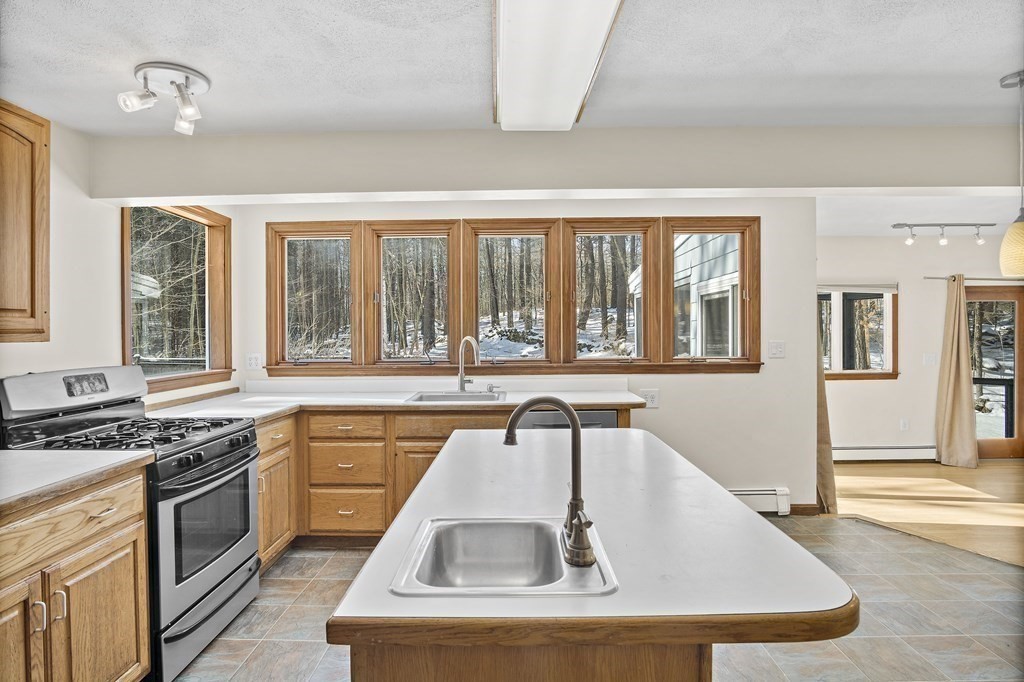 398 Liberty Square Road Boxborough, MA 01719 - Photo 8 of 41 Gallery Image 8