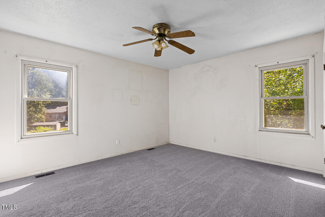 3105 Berry Court Raleigh, NC 27610 - Photo 11 of 28 3105-berry-interiors-11