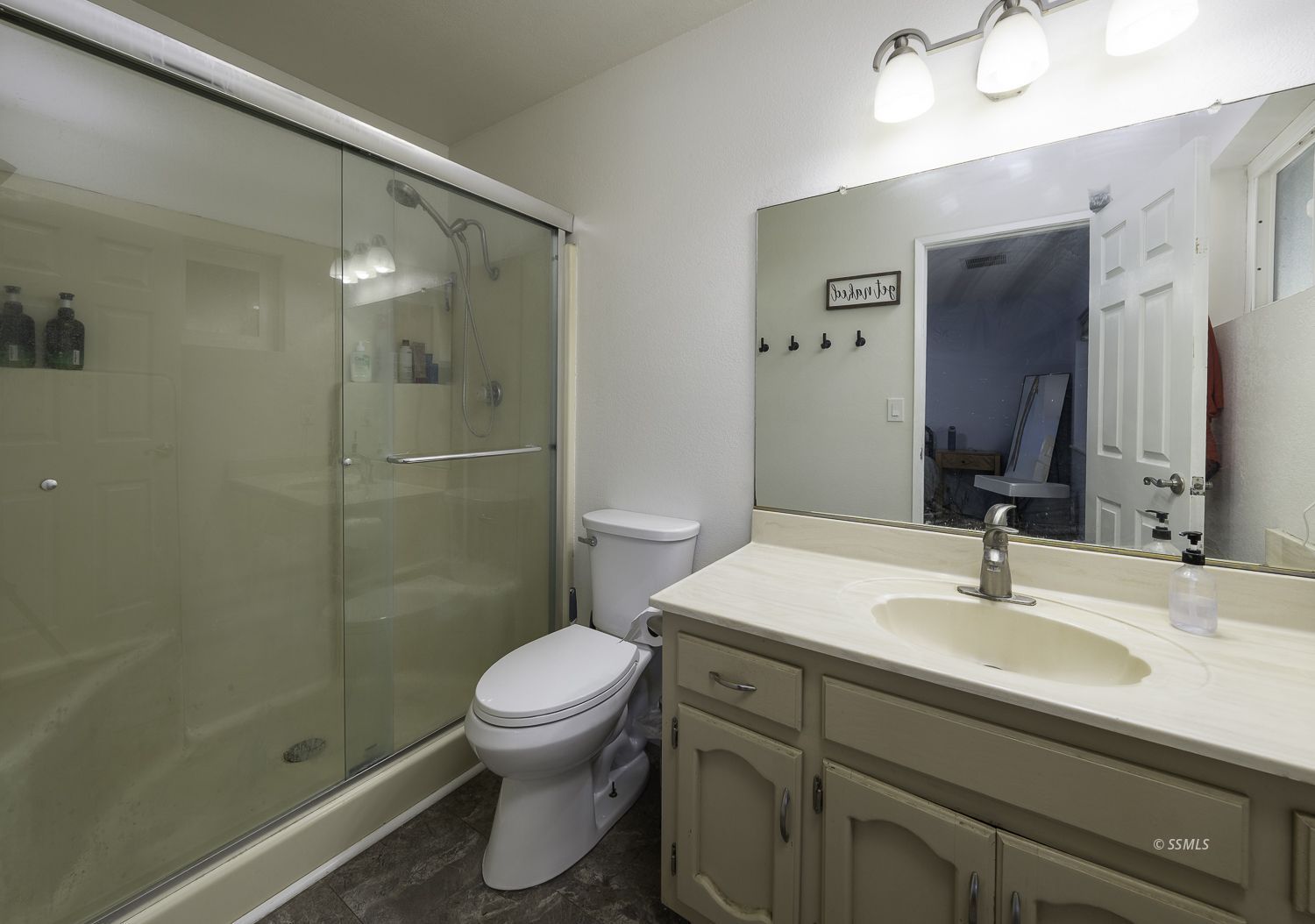 821 West Perdew Avenue Ridgecrest, CA 93555 - Photo 20 of 32