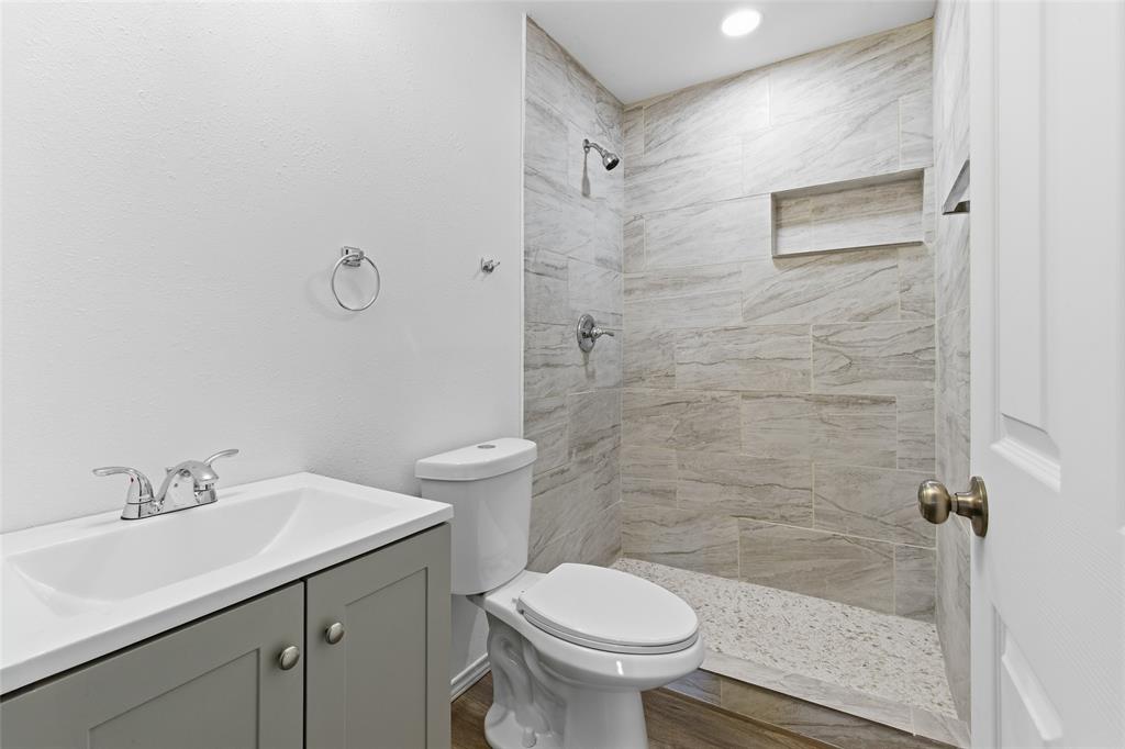 109 East Williams Street Bowie, TX 76230 - Photo 3 of 8