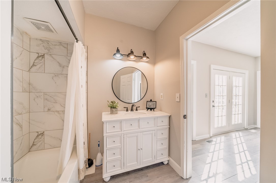 2989 Rockefeller Road Wickliffe, OH 44092 - Photo 11 of 29 1st Floor Bath