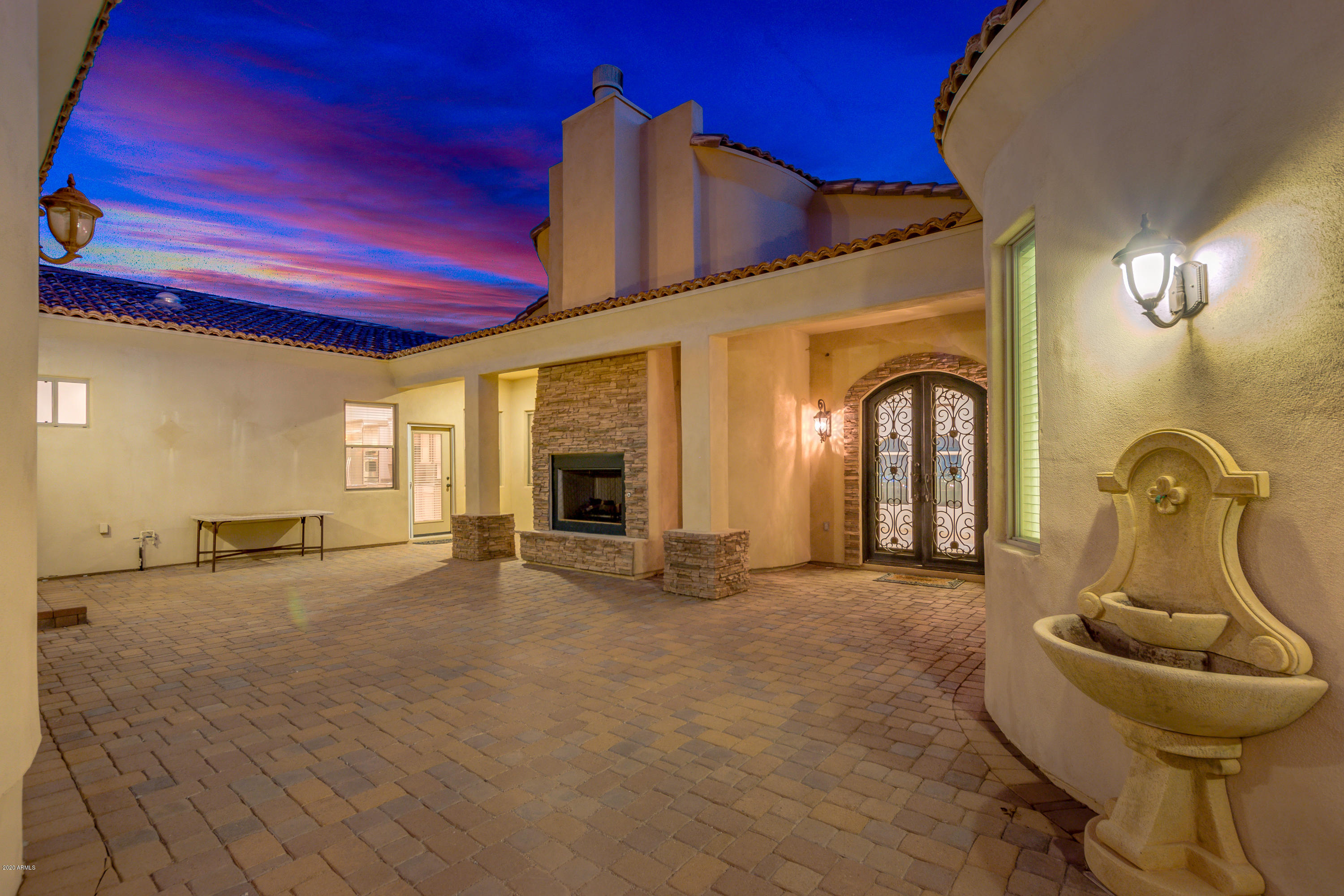 310 East Briles Road Phoenix, AZ 85085 - Photo 3 of 112 08-Briles