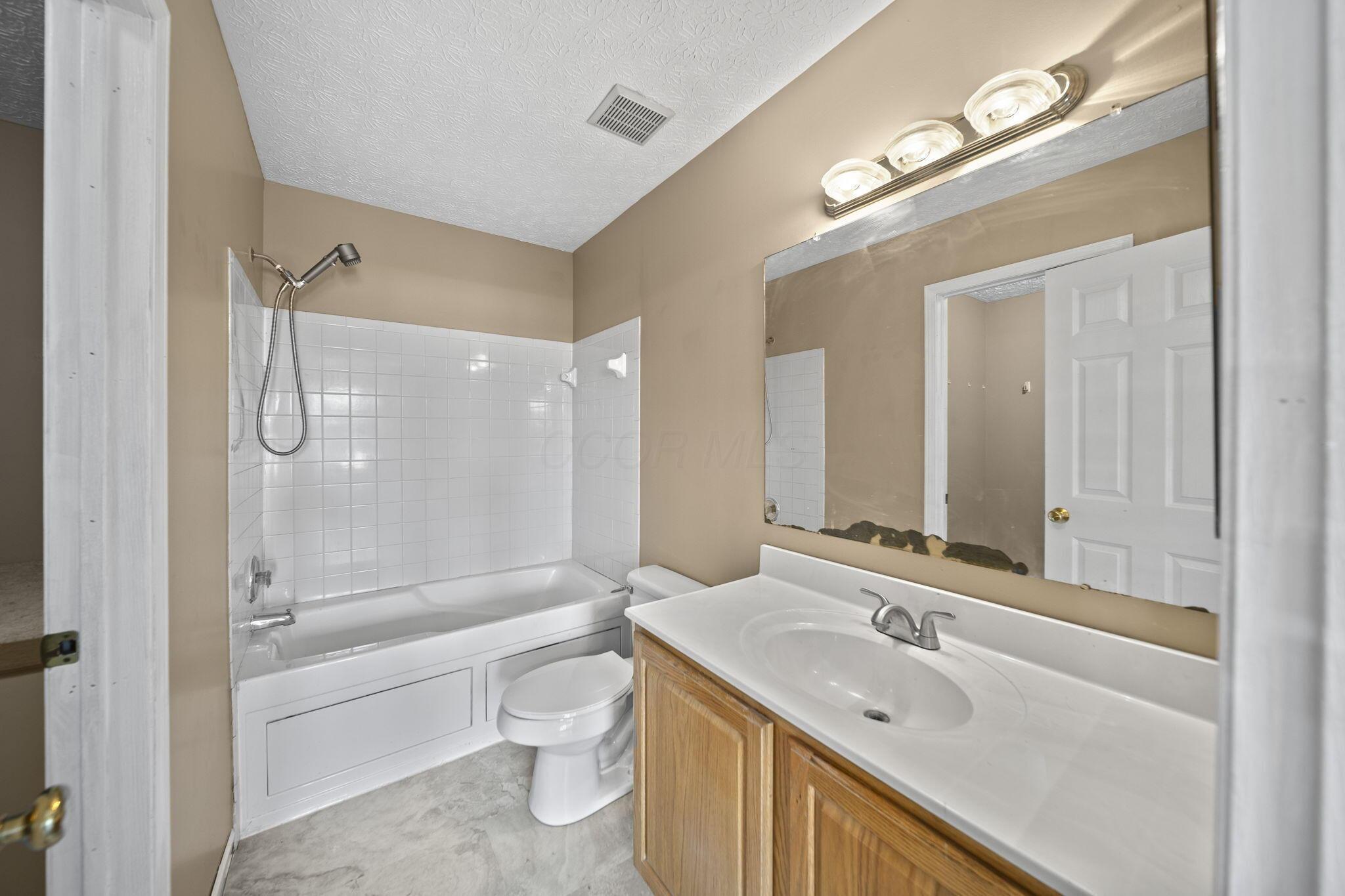 1500 Tera Alta Road Columbus, OH 43207 - Photo 5 of 61 22-web-or-mls-IMG_4916