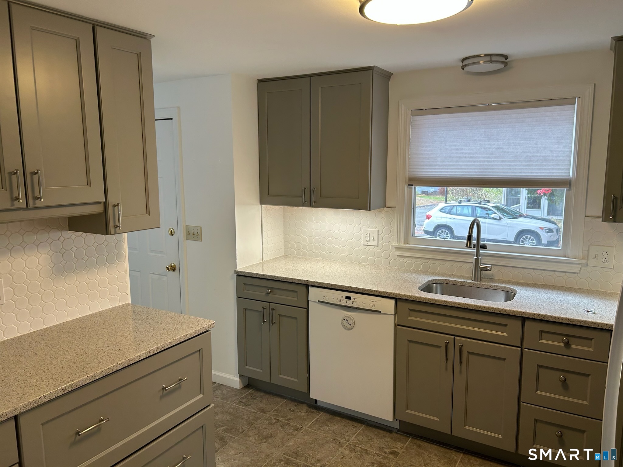 140 Flagg Road, Unit R West Hartford, CT 06117 - Photo 3 of 5 Gallery Image 3