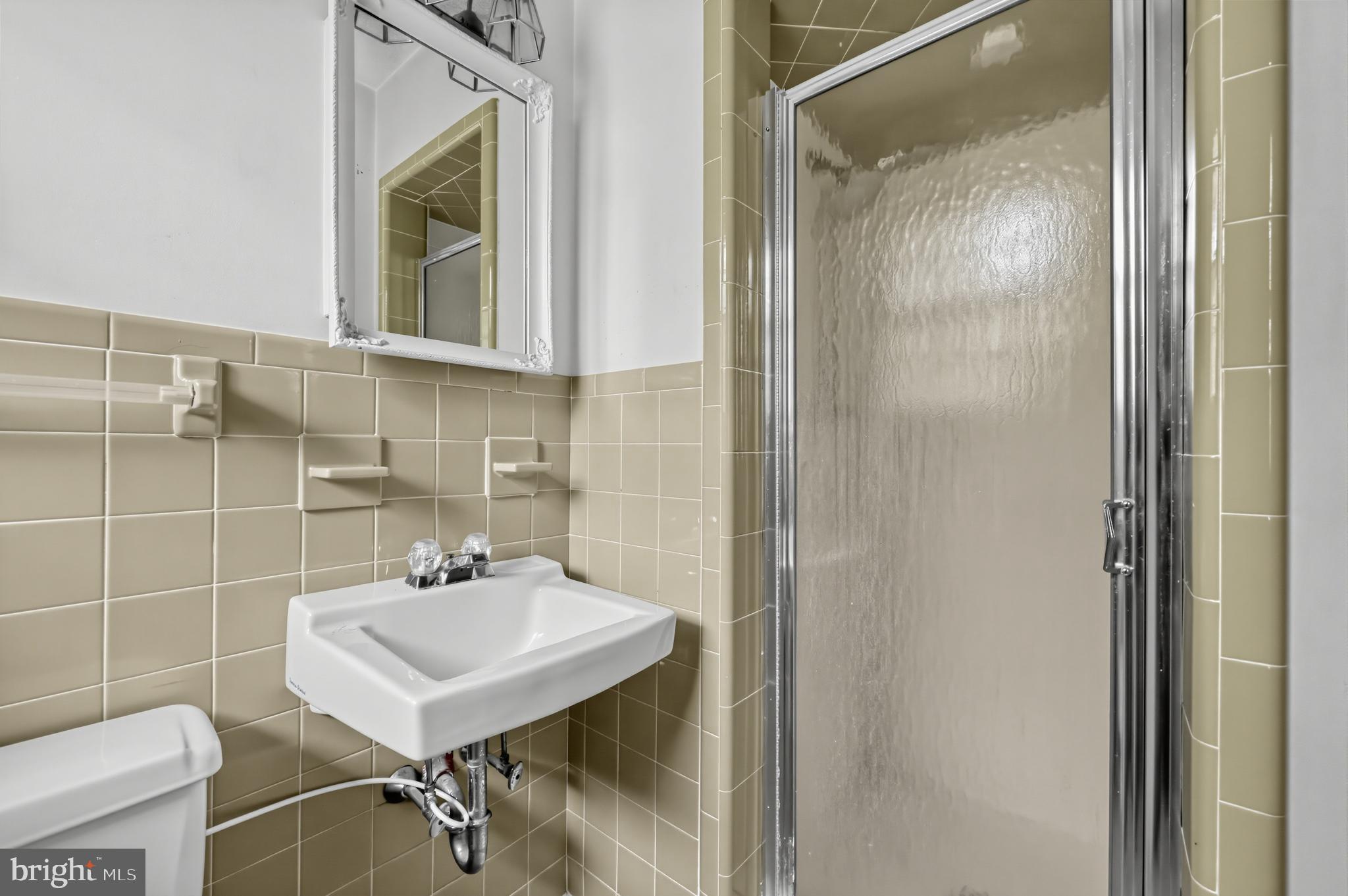 137 Wheat Road Buena, NJ 08360 - Photo 23 of 30 Primary Full Bathroom