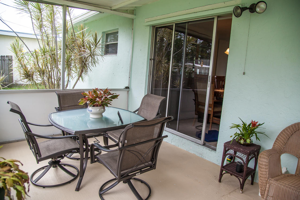 2002 Southeast Jackson Street Stuart, FL 34997 - Photo 27 of 31 Screen Porch