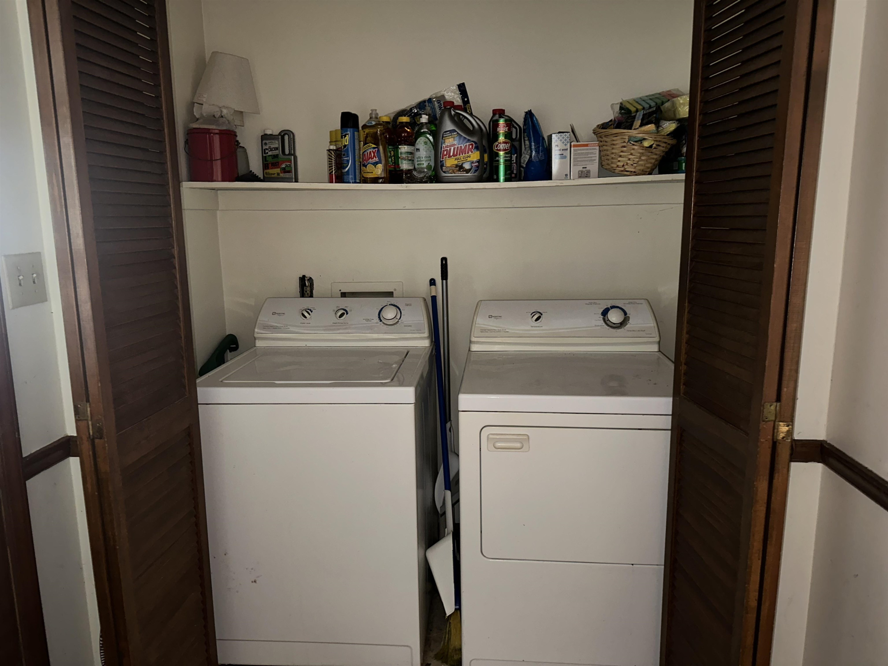 6000 Neuse Street Raleigh, NC 27610 - Photo 8 of 13 a utility room with dryer and washer