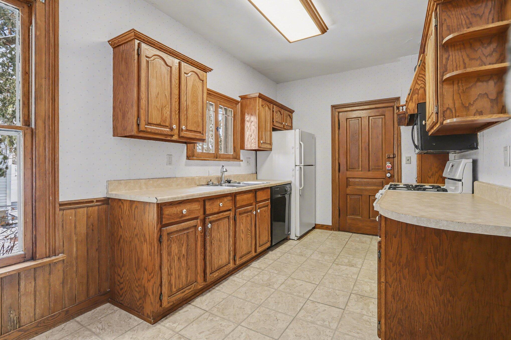 228 Jackson Street Mendon, MI 49072 - Photo 8 of 23 010_file_2660