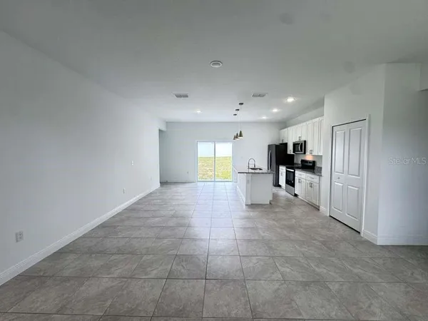 $1,950 | 6142 Southwest 154th Place Road, Ocala, FL 34473