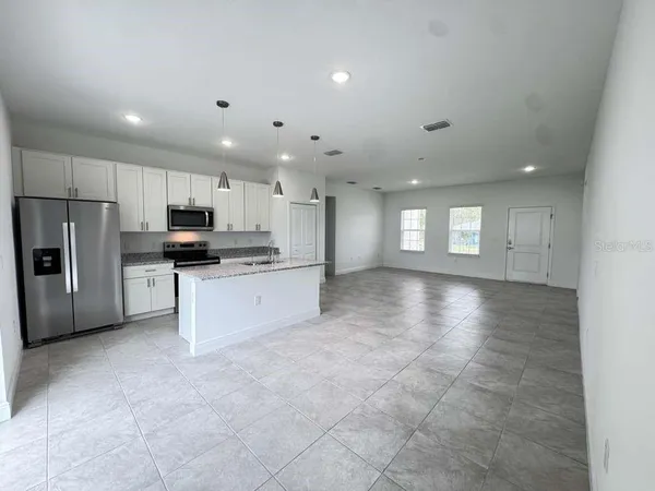 $1,950 | 6142 Southwest 154th Place Road, Ocala, FL 34473