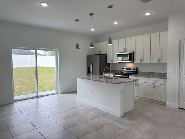 $1,950 | 6142 Southwest 154th Place Road, Ocala, FL 34473