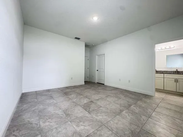 $1,950 | 6142 Southwest 154th Place Road, Ocala, FL 34473