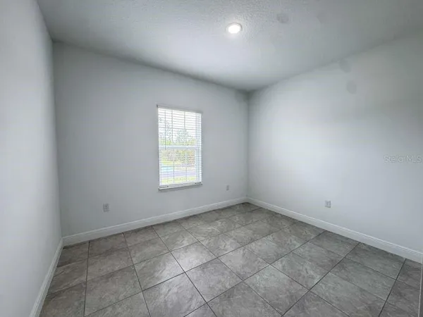 $1,950 | 6142 Southwest 154th Place Road, Ocala, FL 34473