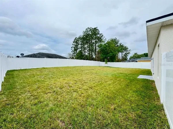 $1,950 | 6142 Southwest 154th Place Road, Ocala, FL 34473