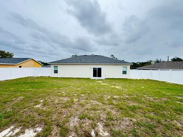 $1,950 | 6142 Southwest 154th Place Road, Ocala, FL 34473