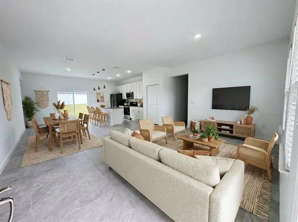 $1,950 | 6142 Southwest 154th Place Road, Ocala, FL 34473