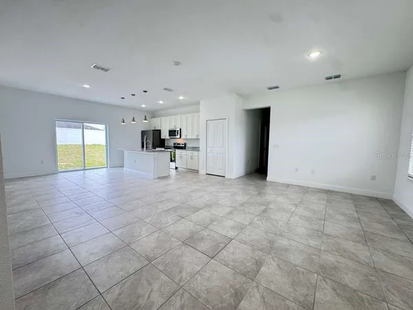 $1,950 | 6142 Southwest 154th Place Road, Ocala, FL 34473