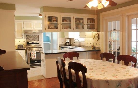 241 Antioch Road Clarksville, TN 37040 - Photo 3 of 28 Updated appliances - gas stove