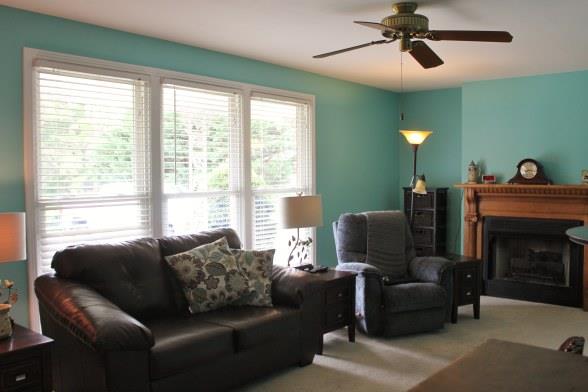 241 Antioch Road Clarksville, TN 37040 - Photo 6 of 28 Living room with gas fireplcae