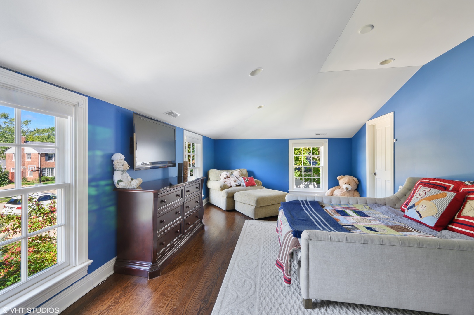 909 Windsor Road Glenview, IL 60025 - Photo 28 of 47 a living room with furniture and a window
