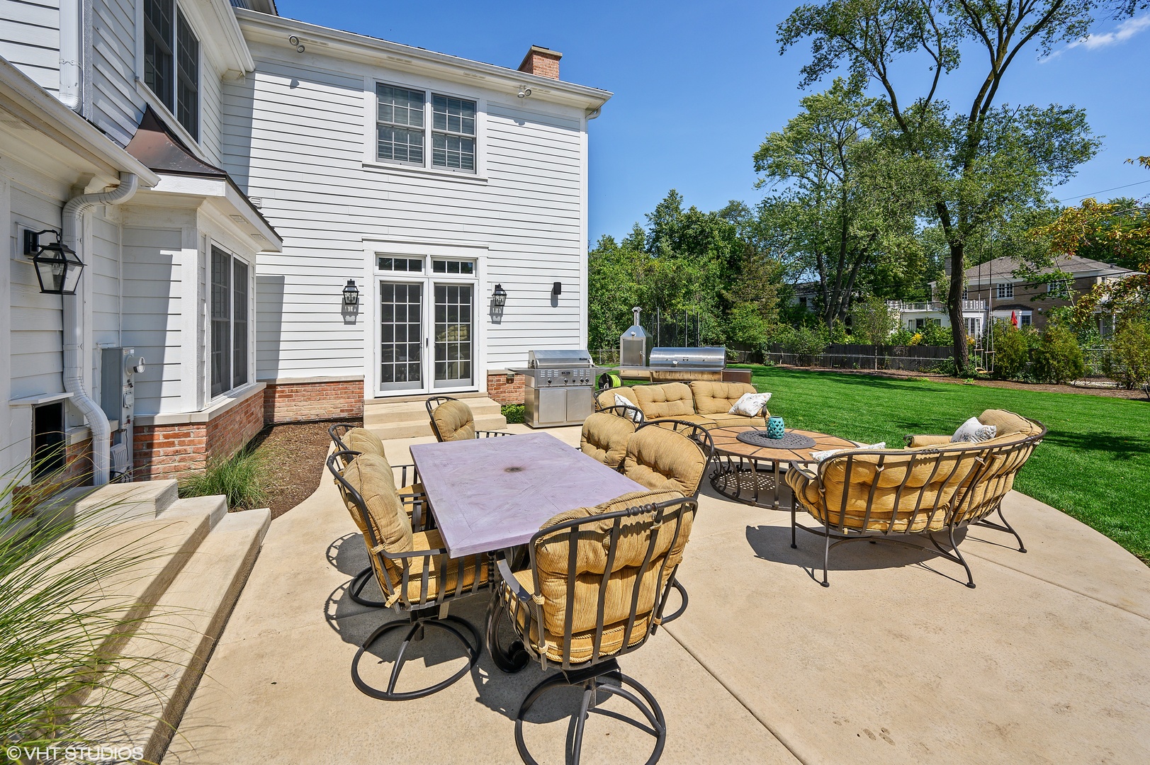 909 Windsor Road Glenview, IL 60025 - Photo 39 of 47 a view of an outdoor sitting space