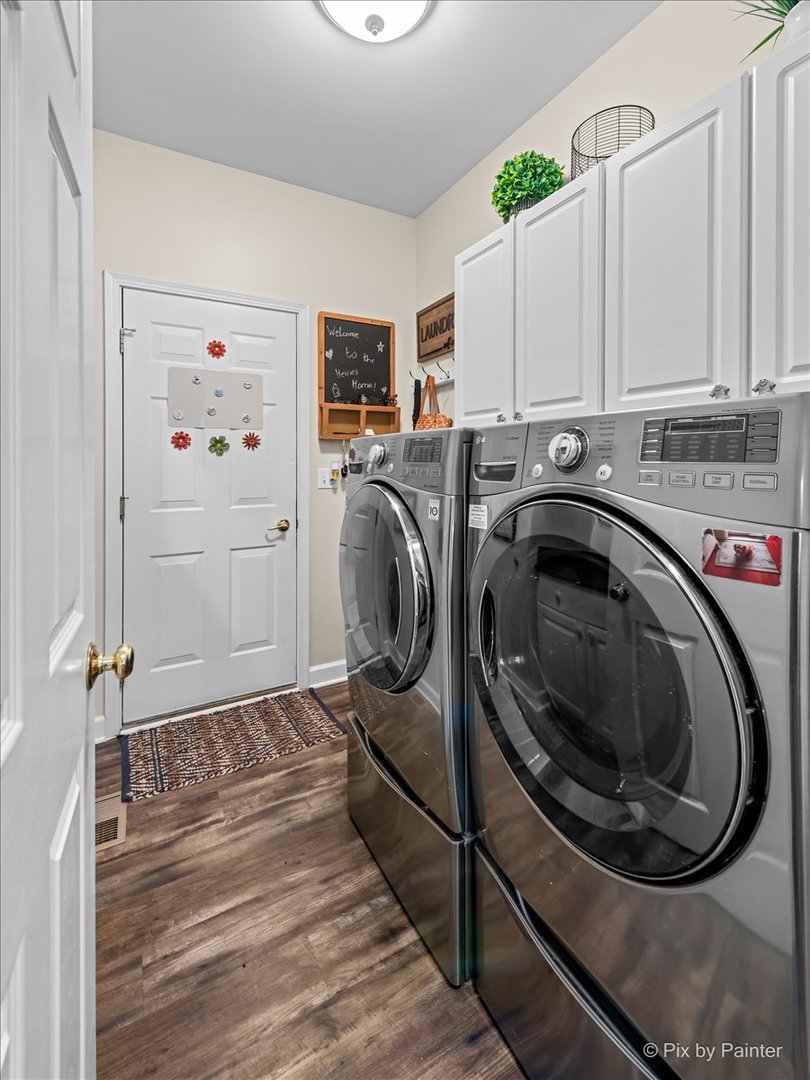 237 Foxford Drive Cary, IL 60013 - Photo 25 of 66 a utility room with sink dryer and washer