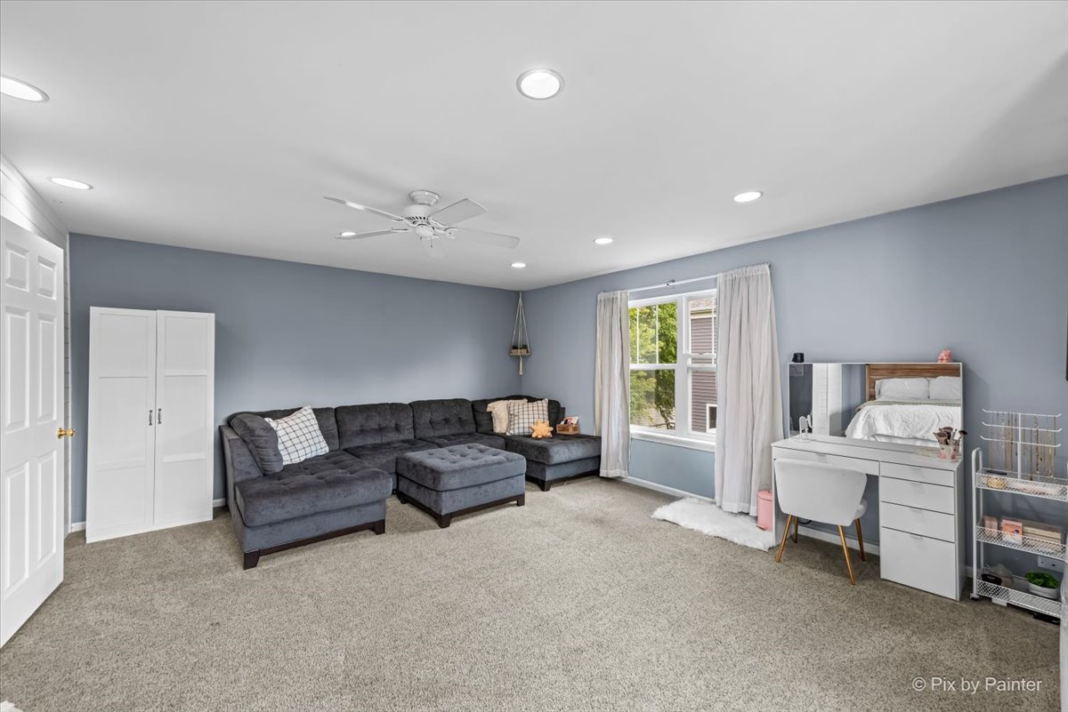 237 Foxford Drive Cary, IL 60013 - Photo 38 of 66 a living room with furniture and a window